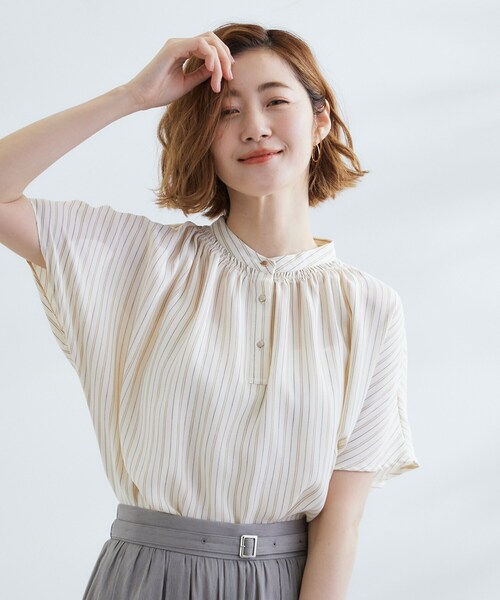 grove(グローブ)の「【さらりと着られる/二の腕カバー】多機能ドルマンスリーブブラウス(シャツ/ブラウス・レディース・チャコールグレー/ナチュラル/オレンジ系/ホワイト系5/ブラック系・02/03/05/04/01)」の2枚目の写真