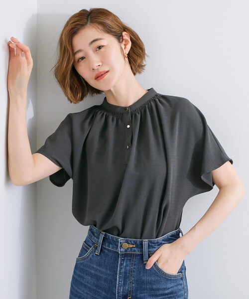 grove(グローブ)の「【さらりと着られる/二の腕カバー】多機能ドルマンスリーブブラウス(シャツ/ブラウス・レディース・チャコールグレー/ナチュラル/オレンジ系/ホワイト系5/ブラック系・02/03/05/04/01)」の4枚目の写真