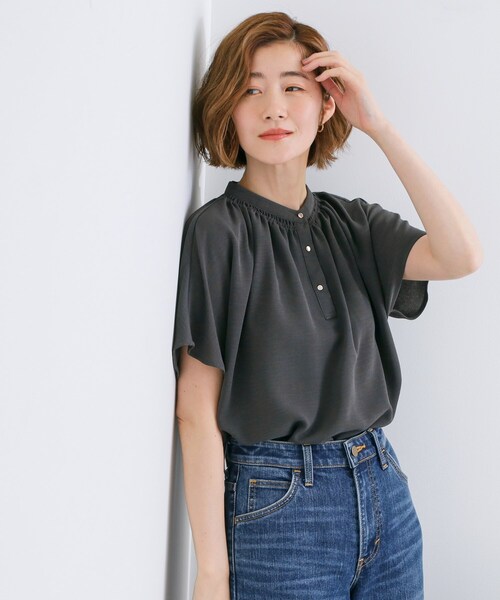 grove(グローブ)の「【さらりと着られる/二の腕カバー】多機能ドルマンスリーブブラウス(シャツ/ブラウス・レディース・チャコールグレー/ナチュラル/オレンジ系/ホワイト系5/ブラック系・02/03/05/04/01)」の15枚目の写真