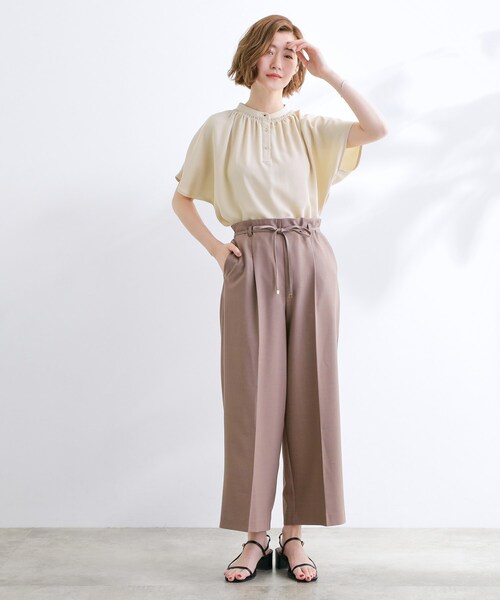 grove(グローブ)の「【さらりと着られる/二の腕カバー】多機能ドルマンスリーブブラウス(シャツ/ブラウス・レディース・チャコールグレー/ナチュラル/オレンジ系/ホワイト系5/ブラック系・02/03/05/04/01)」の20枚目の写真