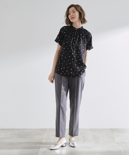 grove(グローブ)の「【さらりと着られる/二の腕カバー】多機能ドルマンスリーブブラウス(シャツ/ブラウス・レディース・チャコールグレー/ナチュラル/オレンジ系/ホワイト系5/ブラック系・02/03/05/04/01)」の6枚目の写真