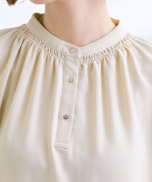 grove(グローブ)の「【さらりと着られる/二の腕カバー】多機能ドルマンスリーブブラウス(シャツ/ブラウス・レディース・チャコールグレー/ナチュラル/オレンジ系/ホワイト系5/ブラック系・02/03/05/04/01)」の11枚目の写真