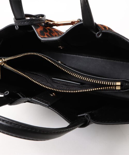 MICHAEL KORS(マイケルコース)の「CARSON SM CZ SATCHEL サッチェル(ハンドバッグ・レディース・ベージュ系・FREE)」の4枚目の写真