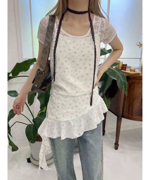 WC（ダブル シー）の「アシメフリルフラワーキャミソール（キャミソール・レディース・ブラック/ホワイト・FREE）」の2枚目の写真