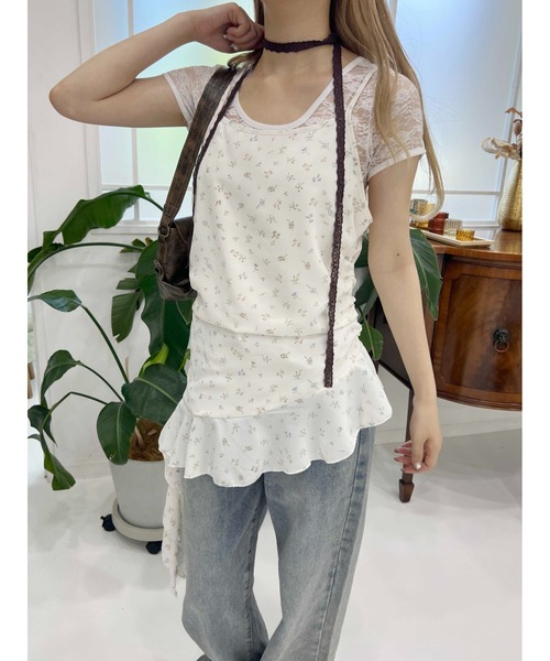 WC（ダブル シー）の「アシメフリルフラワーキャミソール（キャミソール・レディース・ブラック/ホワイト・FREE）」の3枚目の写真