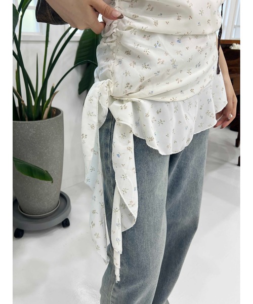 WC（ダブル シー）の「アシメフリルフラワーキャミソール（キャミソール・レディース・ブラック/ホワイト・FREE）」の4枚目の写真