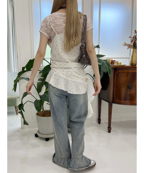 WC（ダブル シー）の「アシメフリルフラワーキャミソール（キャミソール・レディース・ブラック/ホワイト・FREE）」の7枚目の写真