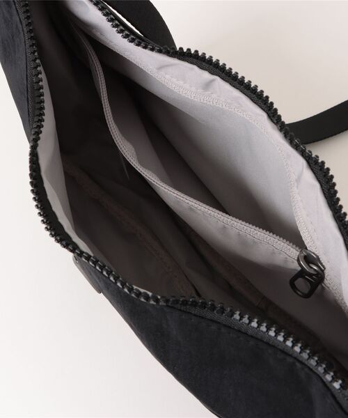 NIKE AURA CRESCENT CROSSBODY HQ4370-013（ショルダーバッグ
