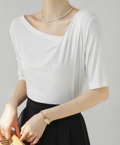 Doux Belle(ドゥーベル)の「アシンメトリーカットソー(Tシャツ/カットソー・レディース・ホワイト/ブラック・MEDIUM)」の4枚目の写真