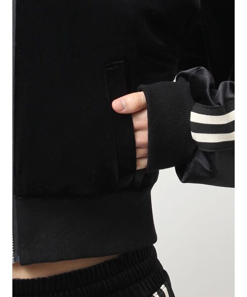 GYDA（ジェイダ）の「SymmetryGYDAベロアトラックジャケット（ブルゾン・レディース・ブラック/ベージュ・FREE）」の17枚目の写真