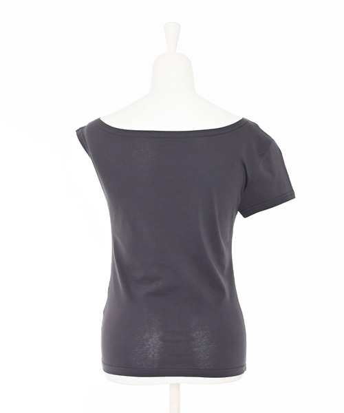 Narcissus(ナルシス)の「【Narcissus】アシメトリーTシャツ《動画あり》(Tシャツ/カットソー・レディース・レッド/チャコール・FREE)」の12枚目の写真