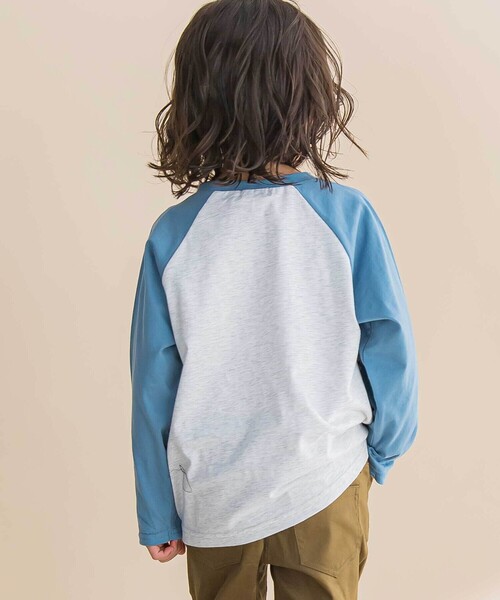 Noeil aime BeBe（ノイユエイムベベ）の「車総柄配色天竺ラグラン長袖Tシャツ（Tシャツ/カットソー・キッズ・ブルー系その他/グリーン系その他・110cm/90cm/130cm/100cm/120cm）」の4枚目の写真