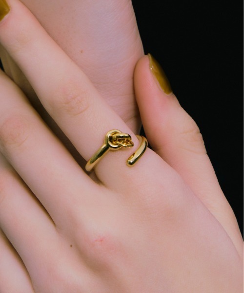 LAPUIS(ラピュイ)の「LAPUIS(ラピュイ)Coil Circle ring(リング・レディース・シルバー/マルチ/ゴールド・11号/13号)」の1枚目の写真