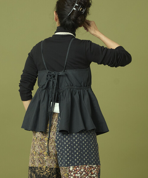 Freada（フリーダ）の「Freada/フリーダ 紐絞り ギャザーキャミソール（キャミソール・レディース・オリーブ/ブラック・ONE SIZE）」の14枚目の写真