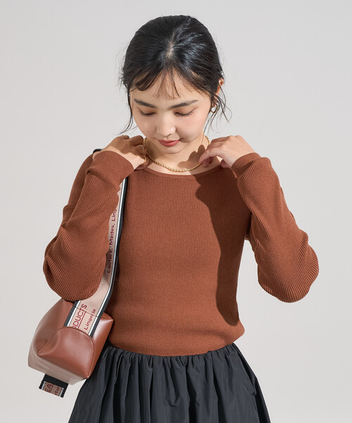 FREAK'S STORE(フリークスストア)の「<新色追加>マシーンウォッシャブル シルク入り ボートネックリブニット(ニット/セーター・レディース・ネイビー/ライトグレー/オフホワイト/サックスブルー/その他/キャメル/チャコール/ピンク・フリ-)」の6枚目の写真