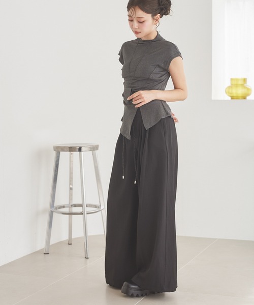 LAULEN（ローレン）の「key necklace set off neck slit tops /ネックレス付きオフネックスリットトップス（Tシャツ/カットソー・レディース・チャコールグレー/ブラウン/アイボリー/ブラック/ワインレッド・FREE）」の10枚目の写真