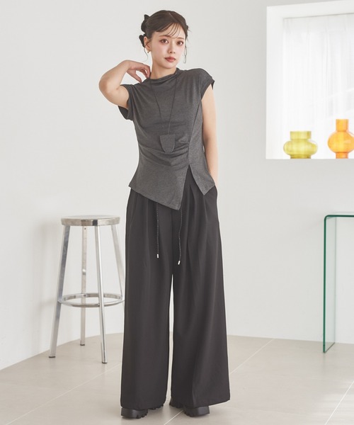 LAULEN（ローレン）の「key necklace set off neck slit tops /ネックレス付きオフネックスリットトップス（Tシャツ/カットソー・レディース・チャコールグレー/ブラウン/アイボリー/ブラック/ワインレッド・FREE）」の11枚目の写真