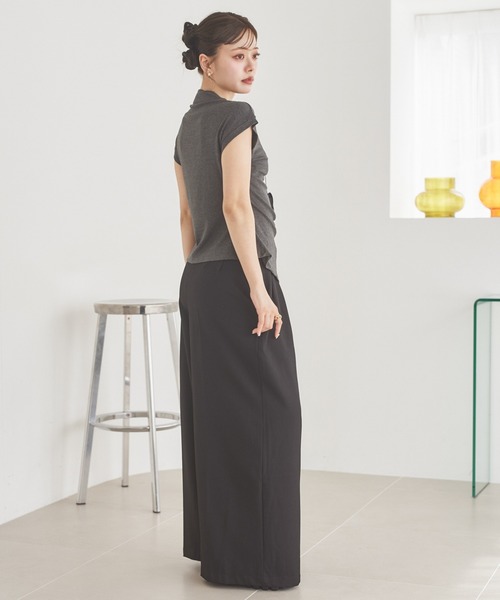 LAULEN（ローレン）の「key necklace set off neck slit tops /ネックレス付きオフネックスリットトップス（Tシャツ/カットソー・レディース・チャコールグレー/ブラウン/アイボリー/ブラック/ワインレッド・FREE）」の13枚目の写真