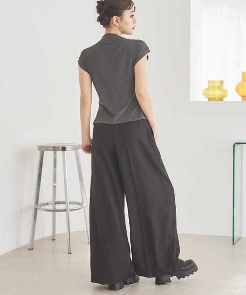 LAULEN（ローレン）の「key necklace set off neck slit tops /ネックレス付きオフネックスリットトップス（Tシャツ/カットソー・レディース・チャコールグレー/ブラウン/アイボリー/ブラック/ワインレッド・FREE）」の14枚目の写真