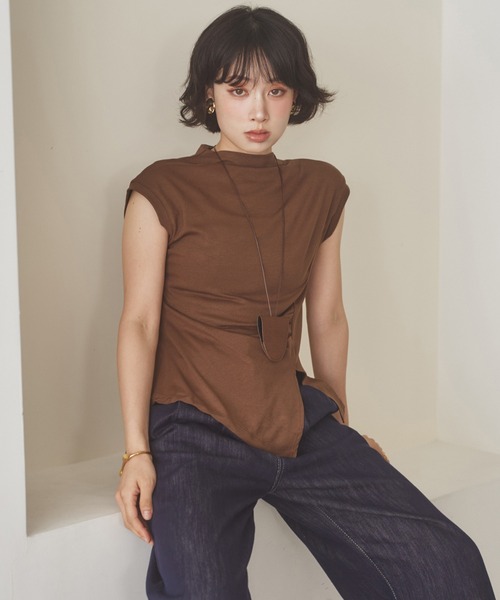 LAULEN（ローレン）の「key necklace set off neck slit tops /ネックレス付きオフネックスリットトップス（Tシャツ/カットソー・レディース・チャコールグレー/ブラウン/アイボリー/ブラック/ワインレッド・FREE）」の15枚目の写真