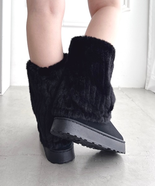 Loueme（ルエム）の「ファーレッグカバーロングムートンブーツ（ブーツ・レディース・ブラック/ライトベージュ/ブラウン・23.5cm/24.5cm）」の11枚目の写真