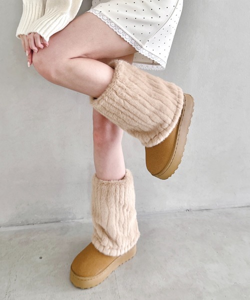 Loueme（ルエム）の「ファーレッグカバーロングムートンブーツ（ブーツ・レディース・ブラック/ライトベージュ/ブラウン・23.5cm/24.5cm）」の21枚目の写真