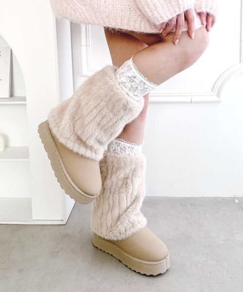 Loueme（ルエム）の「ファーレッグカバーロングムートンブーツ（ブーツ・レディース・ブラック/ライトベージュ/ブラウン・23.5cm/24.5cm）」の14枚目の写真