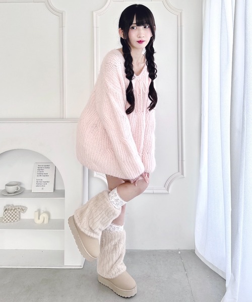 Loueme（ルエム）の「ファーレッグカバーロングムートンブーツ（ブーツ・レディース・ブラック/ライトベージュ/ブラウン・23.5cm/24.5cm）」の16枚目の写真