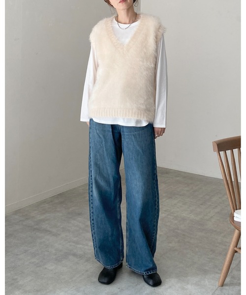 She's Closet(シーズクローゼット)の「深Vネックフェザーヤーンラメシャギーニットベスト(ベスト・レディース・グレー/アイボリー/グレイッシュベージュ・FREE)」の10枚目の写真