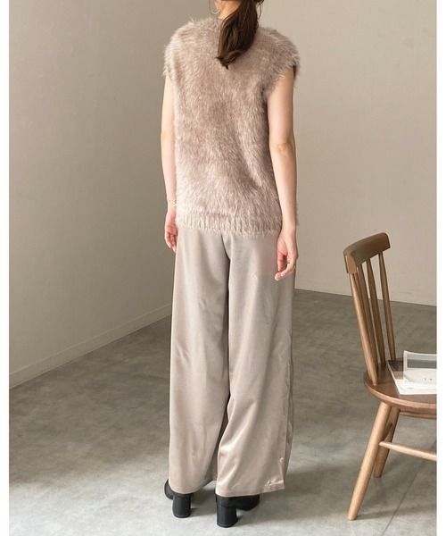 She's Closet(シーズクローゼット)の「深Vネックフェザーヤーンラメシャギーニットベスト(ベスト・レディース・グレー/アイボリー/グレイッシュベージュ・FREE)」の22枚目の写真