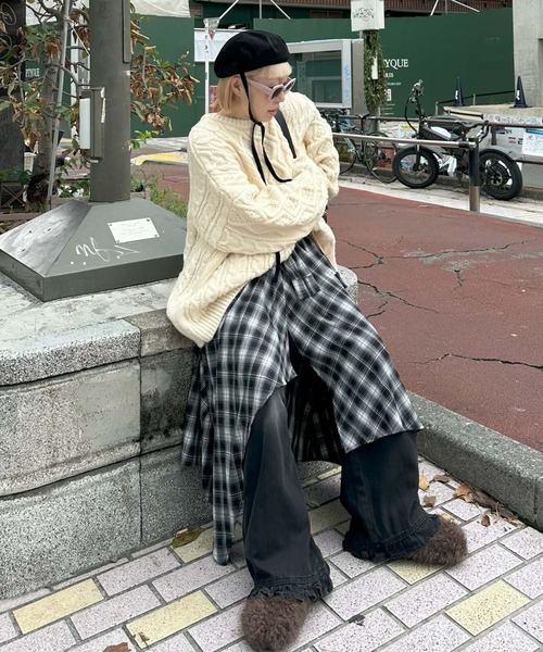 裾フリフリデニム（デニムパンツ）｜Alley Tokyo（アリートーキョー