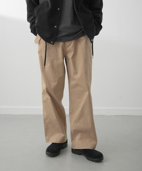 ITEMS URBANRESEARCH(アイテムズ アーバンリサーチ)の「Belted wide-leg Pants(その他パンツ・メンズ・ベージュ・MEDIUM/LARGE)」の4枚目の写真