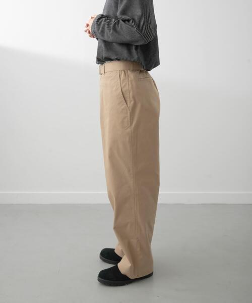 ITEMS URBANRESEARCH(アイテムズ アーバンリサーチ)の「Belted wide-leg Pants(その他パンツ・メンズ・ベージュ・MEDIUM/LARGE)」の11枚目の写真