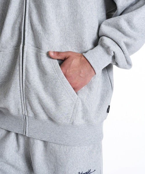 BILLABONG(ビラボン)の「【直営店限定】BILLABONG メンズ HEAVY BAREEL ZIP パーカー 【2025年秋冬モデル】/ビラボンバックロゴ刺繍裏起毛ジップアップフーディー・パーカー(パーカー・メンズ・レッド系その他/グレー/ブラック系その他・MEDIUM/LARGE/X-LARGE)」の11枚目の写真