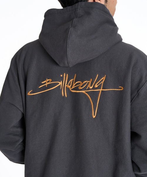 BILLABONG(ビラボン)の「【直営店限定】BILLABONG メンズ HEAVY BAREEL ZIP パーカー 【2025年秋冬モデル】/ビラボンバックロゴ刺繍裏起毛ジップアップフーディー・パーカー(パーカー・メンズ・レッド系その他/グレー/ブラック系その他・MEDIUM/LARGE/X-LARGE)」の6枚目の写真