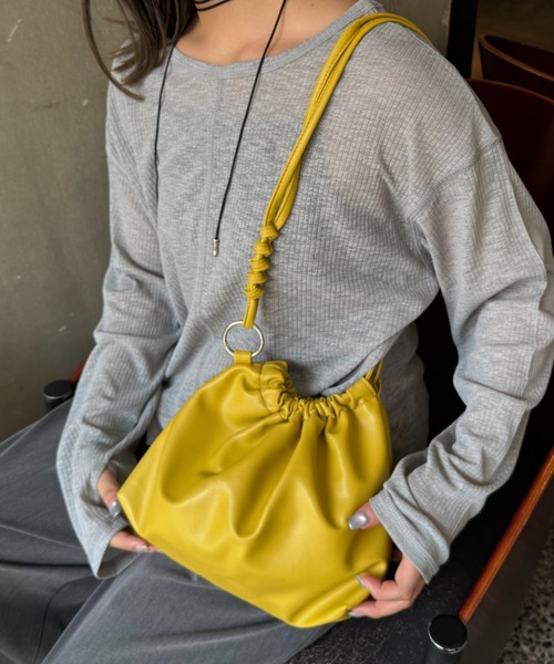 CIAOPANIC TYPY(チャオパニックティピー)の「■【マルチに使用可能!】2WAY巾着BAG(ショルダーバッグ・レディース・ブラック/ブラウン/アイボリー/イエロー/サックスブルー・ONE SIZE)」の5枚目の写真