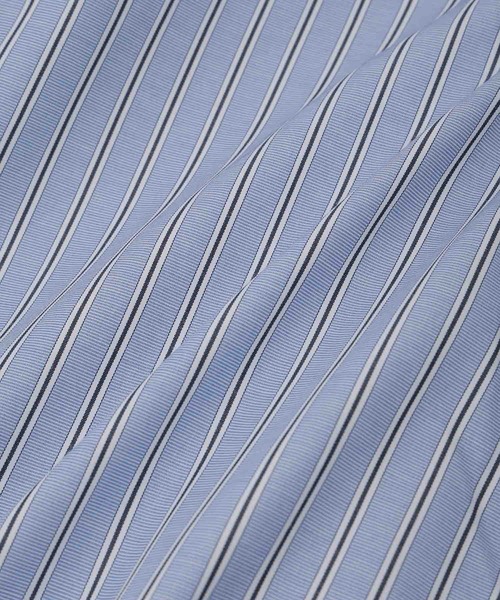 Mac-House（マックハウス）の「Idnes 華やかフリルが映えるストライプフリルシャツ（シャツ/ブラウス・レディース・ブルー/ラベンダー/ネイビー・M）」の8枚目の写真