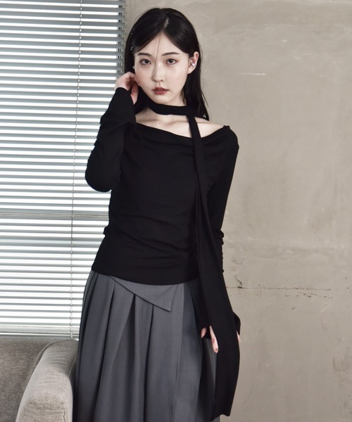 Y/lim(イリム)の「スリムマフラー付きドレープTシャツ(Tシャツ/カットソー・レディース・ブラック/レッド/オフホワイト/グレー・FREE)」の5枚目の写真