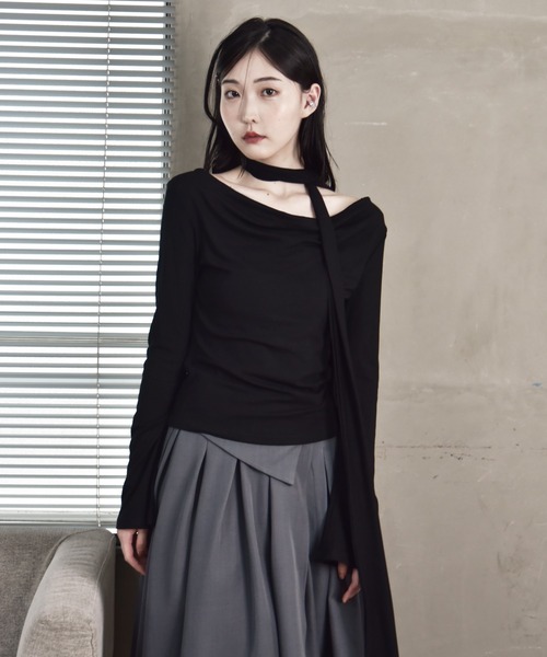 Y/lim(イリム)の「スリムマフラー付きドレープTシャツ(Tシャツ/カットソー・レディース・ブラック/レッド/オフホワイト/グレー・FREE)」の7枚目の写真