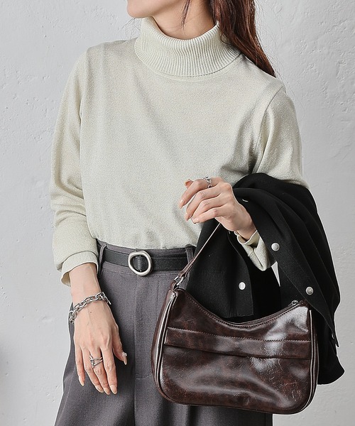 COLONY 2139(コロニートゥーワンスリーナイン)の「ラメタートルニットトップス(ニット/セーター・レディース・ブラック/オフホワイト/グレー/ブラウン・FREE)」の2枚目の写真