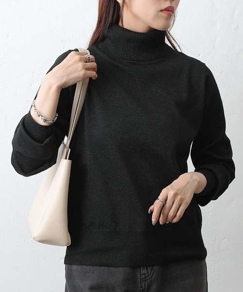 COLONY 2139(コロニートゥーワンスリーナイン)の「ラメタートルニットトップス(ニット/セーター・レディース・ブラック/オフホワイト/グレー/ブラウン・FREE)」の12枚目の写真