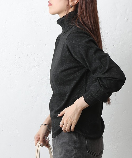 COLONY 2139(コロニートゥーワンスリーナイン)の「ラメタートルニットトップス(ニット/セーター・レディース・ブラック/オフホワイト/グレー/ブラウン・FREE)」の14枚目の写真