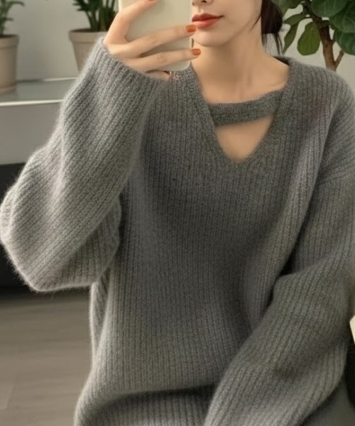 cammie(キャミー)の「ネックデザインニットトップス(ニット/セーター・レディース・アイボリー/グレー・L/M)」の2枚目の写真