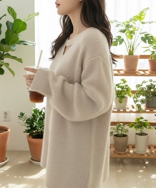 cammie(キャミー)の「ネックデザインニットトップス(ニット/セーター・レディース・アイボリー/グレー・L/M)」の5枚目の写真