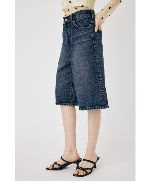 MOUSSY(マウジー)の「KNEE LENGTH バミューダパンツ(デニムパンツ・レディース・ダークブルー・2/1/0)」の7枚目の写真