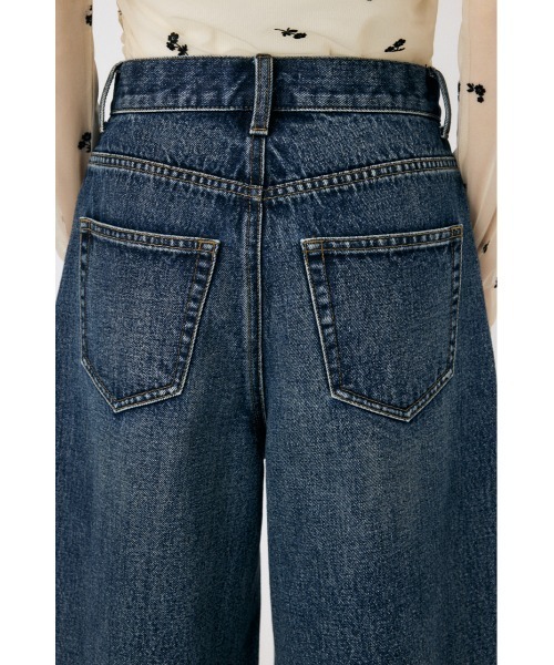 MOUSSY(マウジー)の「KNEE LENGTH バミューダパンツ(デニムパンツ・レディース・ダークブルー・2/1/0)」の11枚目の写真