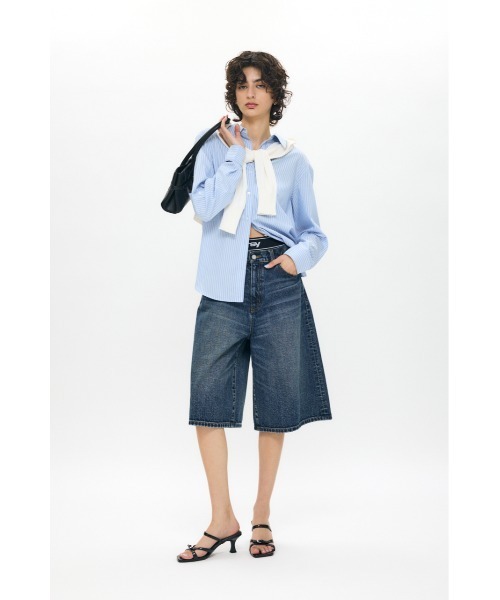 MOUSSY(マウジー)の「KNEE LENGTH バミューダパンツ(デニムパンツ・レディース・ダークブルー・2/1/0)」の14枚目の写真