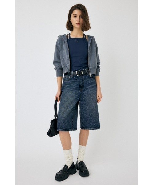 MOUSSY(マウジー)の「KNEE LENGTH バミューダパンツ(デニムパンツ・レディース・ダークブルー・2/1/0)」の15枚目の写真