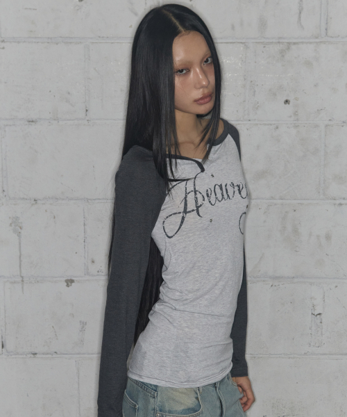 FANCY CLUB(ファンシークラブ)の「ヘブンリーオフショルダー ロングスリーブ (チャコール) F25QB084(Tシャツ/カットソー・レディース・チャコール・ONE)」の2枚目の写真