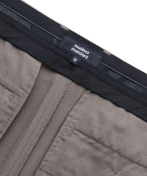 MUSINSA STANDARD（ムシンサスタンダード）の「テーパードターンアップ隠しバンディングクロップドスラックス[ダスティベージュ]（スラックス・メンズ・その他・26/27/28/29/30/31）」の8枚目の写真